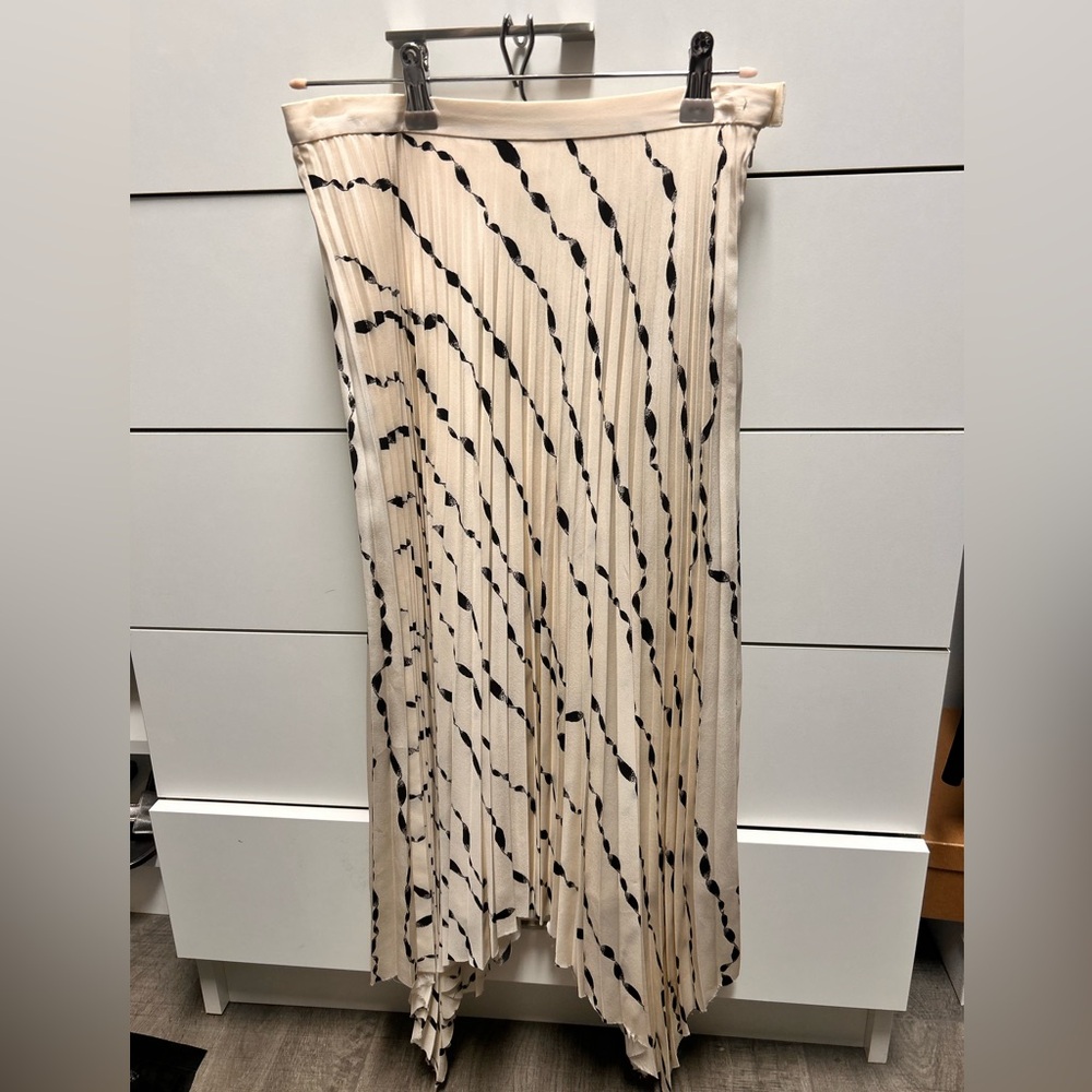Gorgeous HELMUT LANG pleated ๐ฅ๐ฅ - Picture 2 of 5